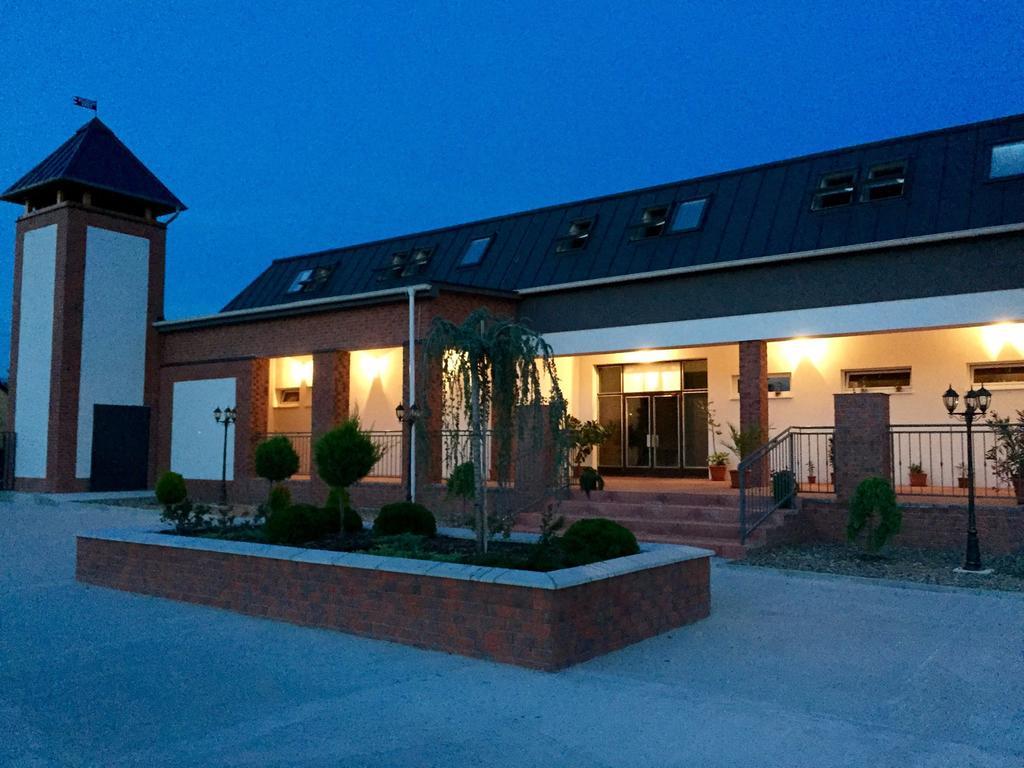 Guest House Hodus Vydrany Eksteriør billede
